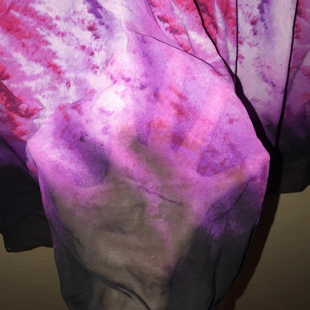 Top - Picture 2 of 4